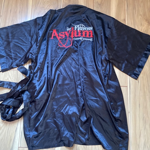 Women’s silk robe - Picture 2 of 2